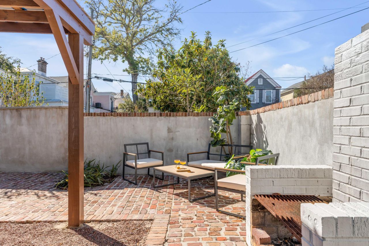 140 Spring Street Photo 17