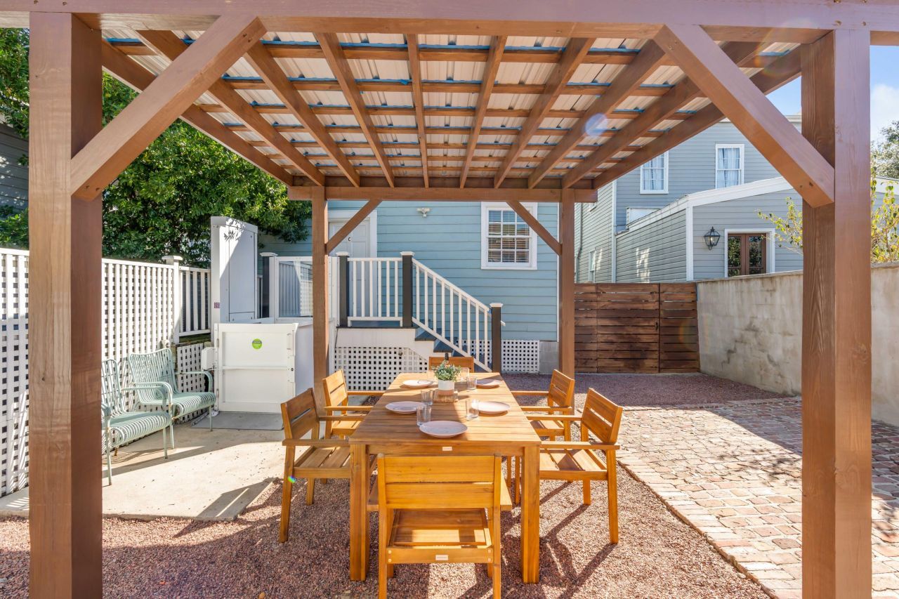 140 Spring Street Photo 18