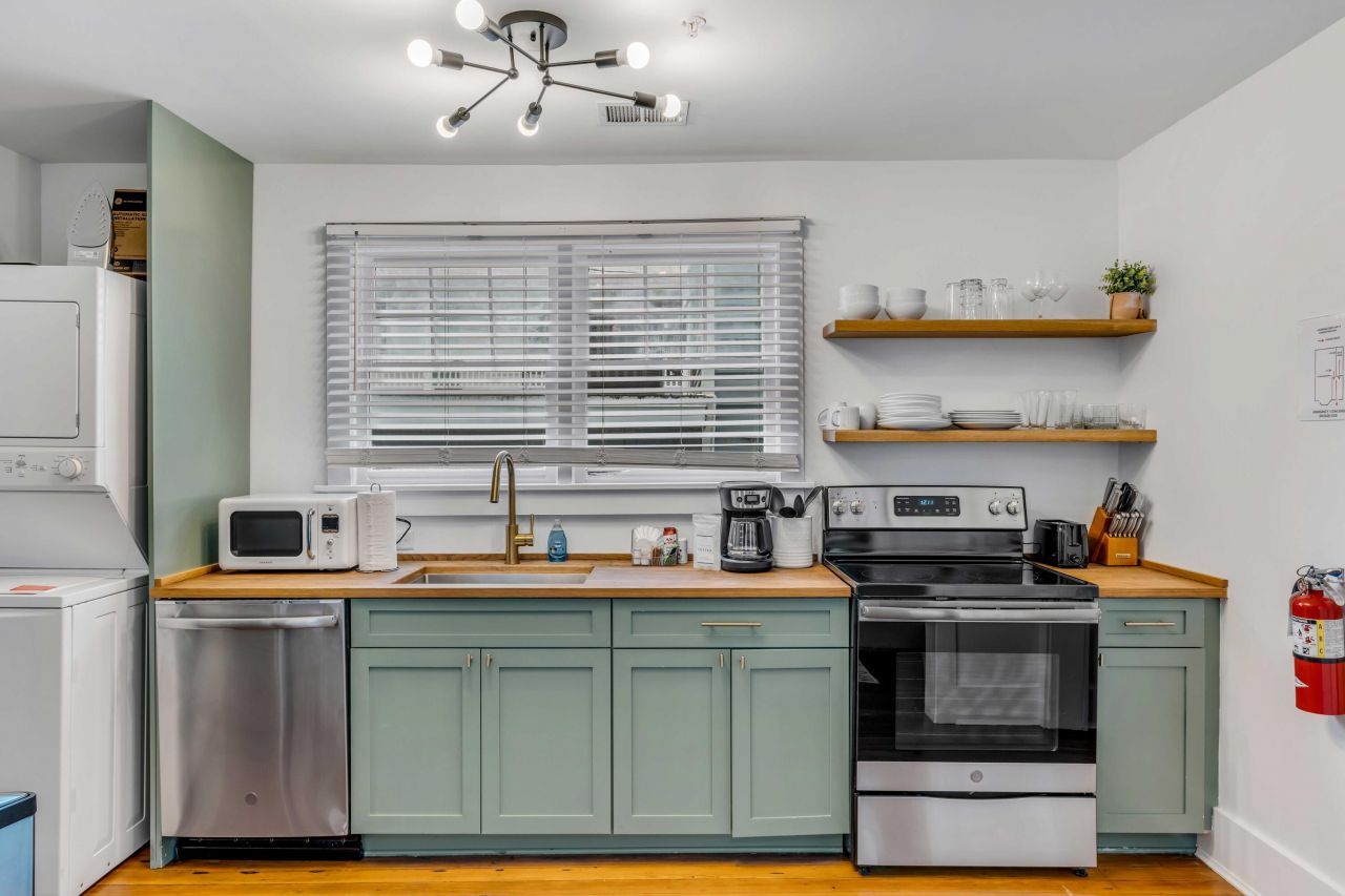 140 Spring Street Photo 19