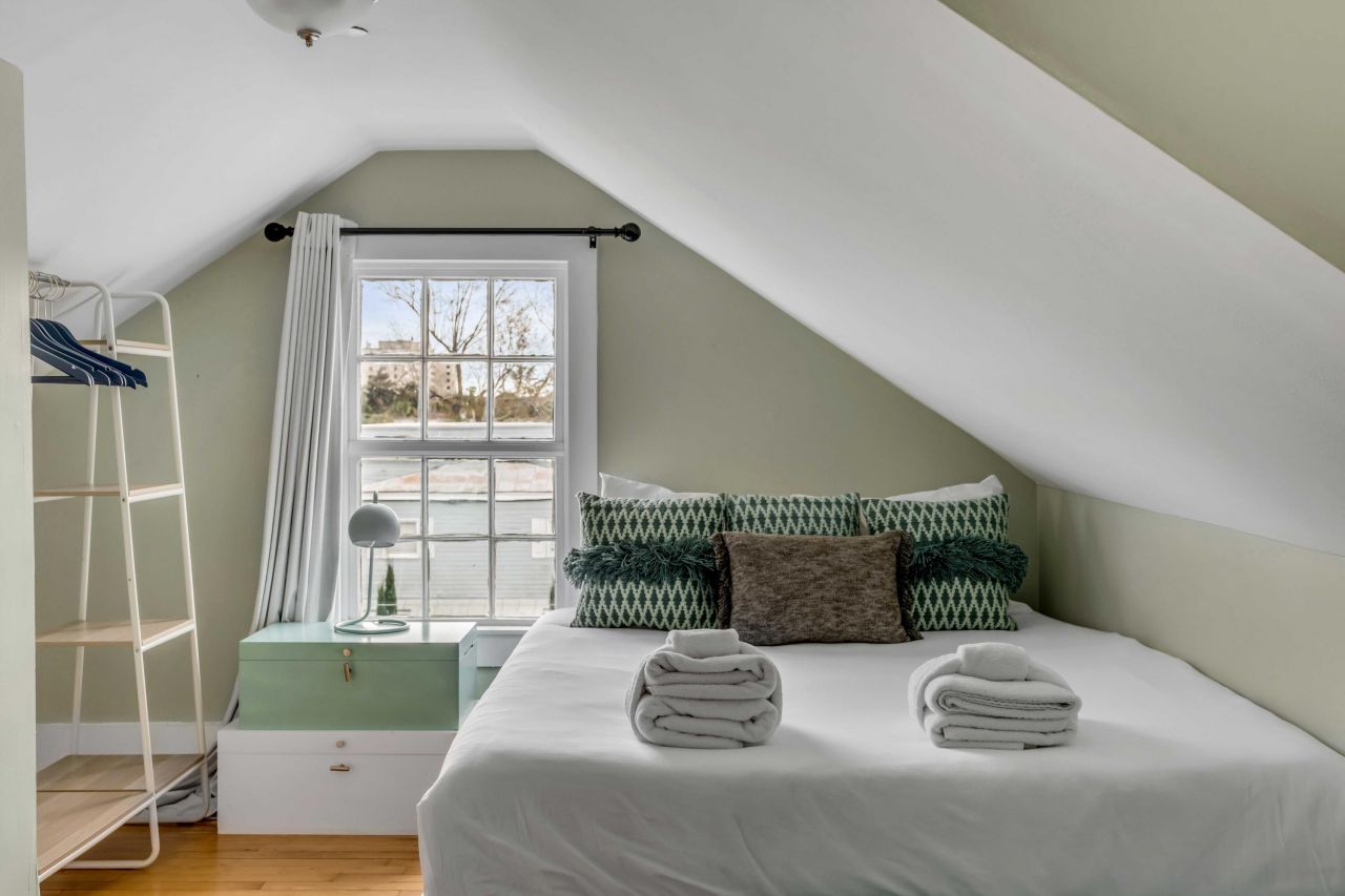 140 Spring Street Photo 30