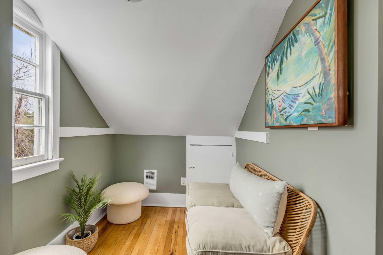 140 Spring Street Photo 32