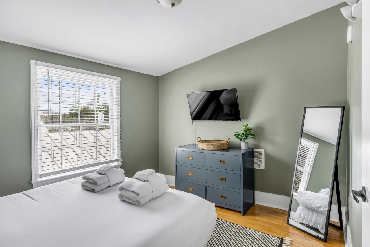 140 Spring Street Photo 33