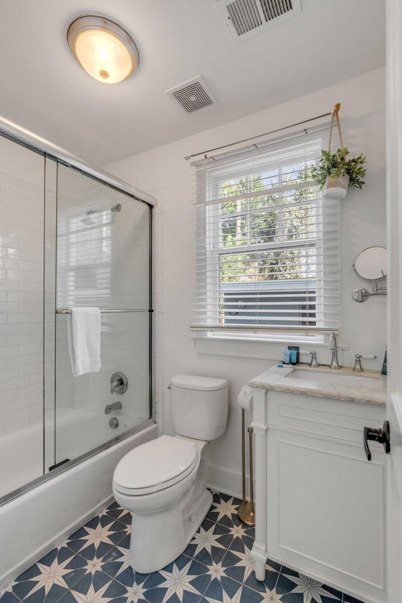 140 Spring Street Photo 5