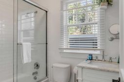 140 Spring Street photo 4