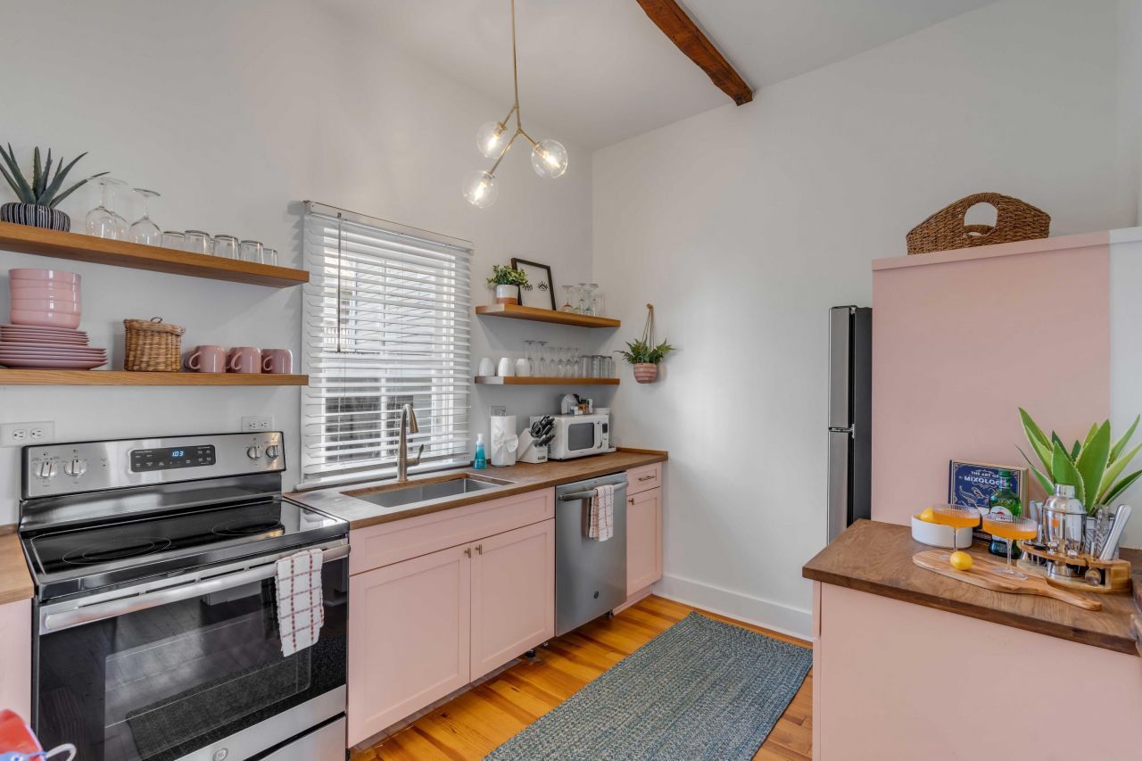 140 Spring Street Photo 7