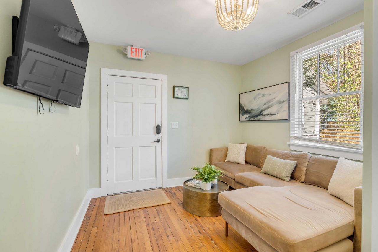 140 Spring Street Photo 8