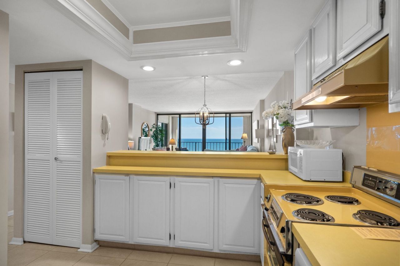 10100 Beach Club Dr. Photo 15