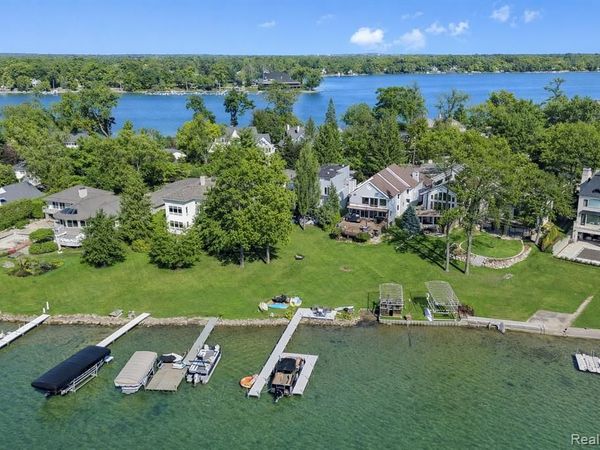 3217 Interlaken Street, West Bloomfield Twp, MI 48323