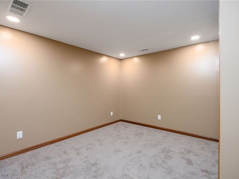 9894 Silvercreek Road, Wadsworth, OH 44281 Photo 24