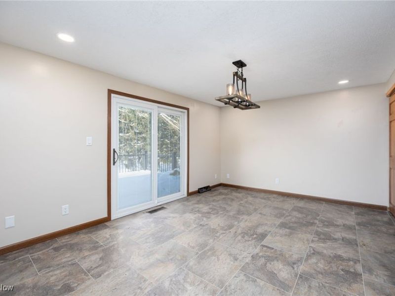 9894 Silvercreek Road, Wadsworth, OH 44281 Photo 3