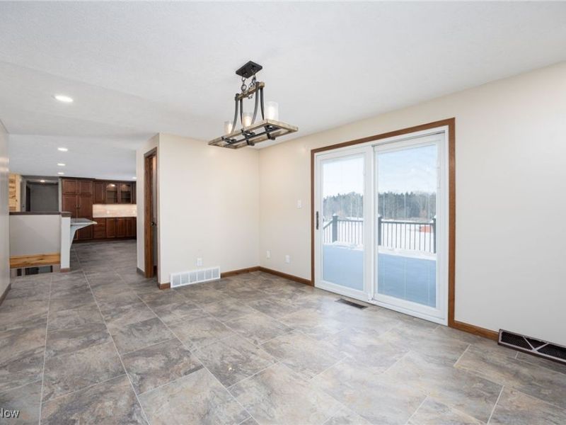 9894 Silvercreek Road, Wadsworth, OH 44281 Photo 4