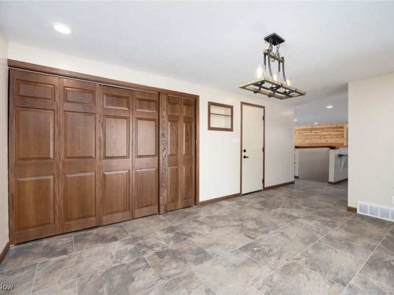 9894 Silvercreek Road, Wadsworth, OH 44281 Photo 5