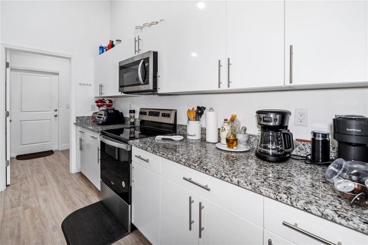 8031 Sandy Cir, Labelle, FL 33935 Photo