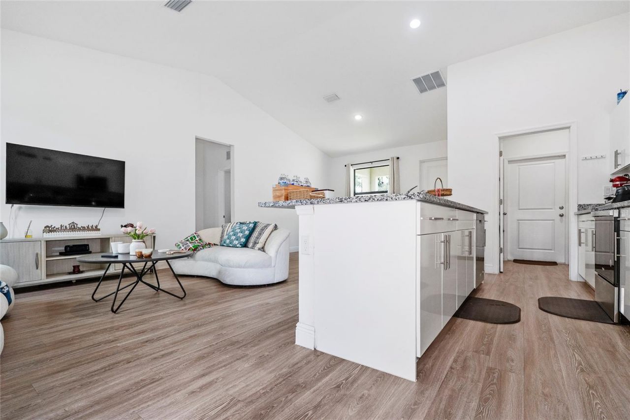 8031 Sandy Cir, Labelle, FL 33935 Photo