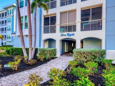 391 ARUBA CIRCLE, Unit 401, BRADENTON, FL 34209