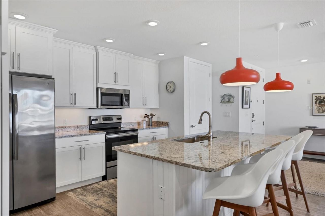 391 Aruba Circle, Unit 401, Bradenton, FL 34209 Photo