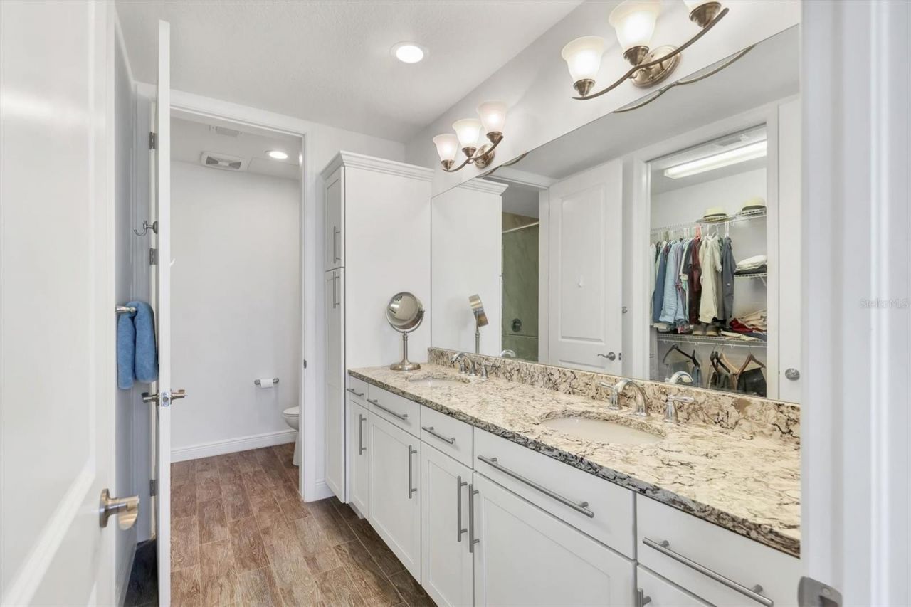 391 Aruba Circle, Unit 401, Bradenton, FL 34209 Photo