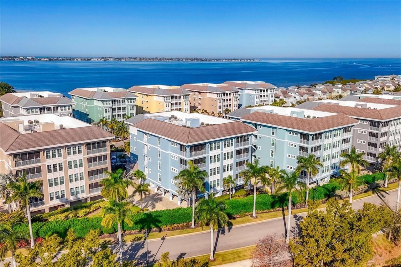 391 Aruba Circle, Unit 401, Bradenton, FL 34209 Photo