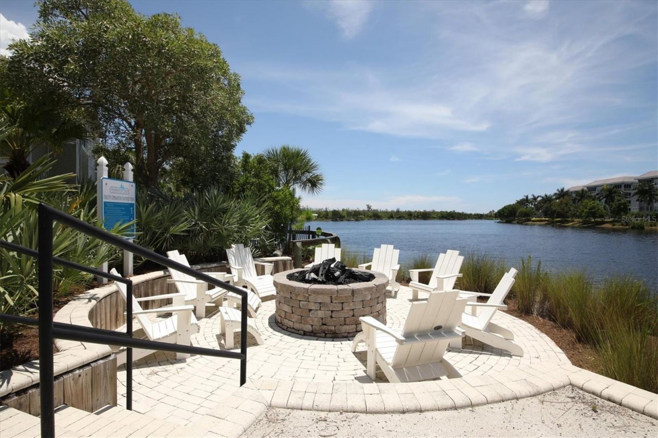 391 Aruba Circle, Unit 401, Bradenton, FL 34209 Photo