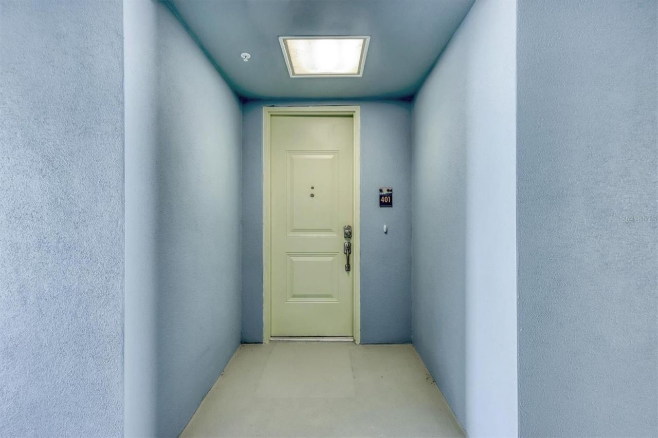 391 Aruba Circle, Unit 401, Bradenton, FL 34209 Photo