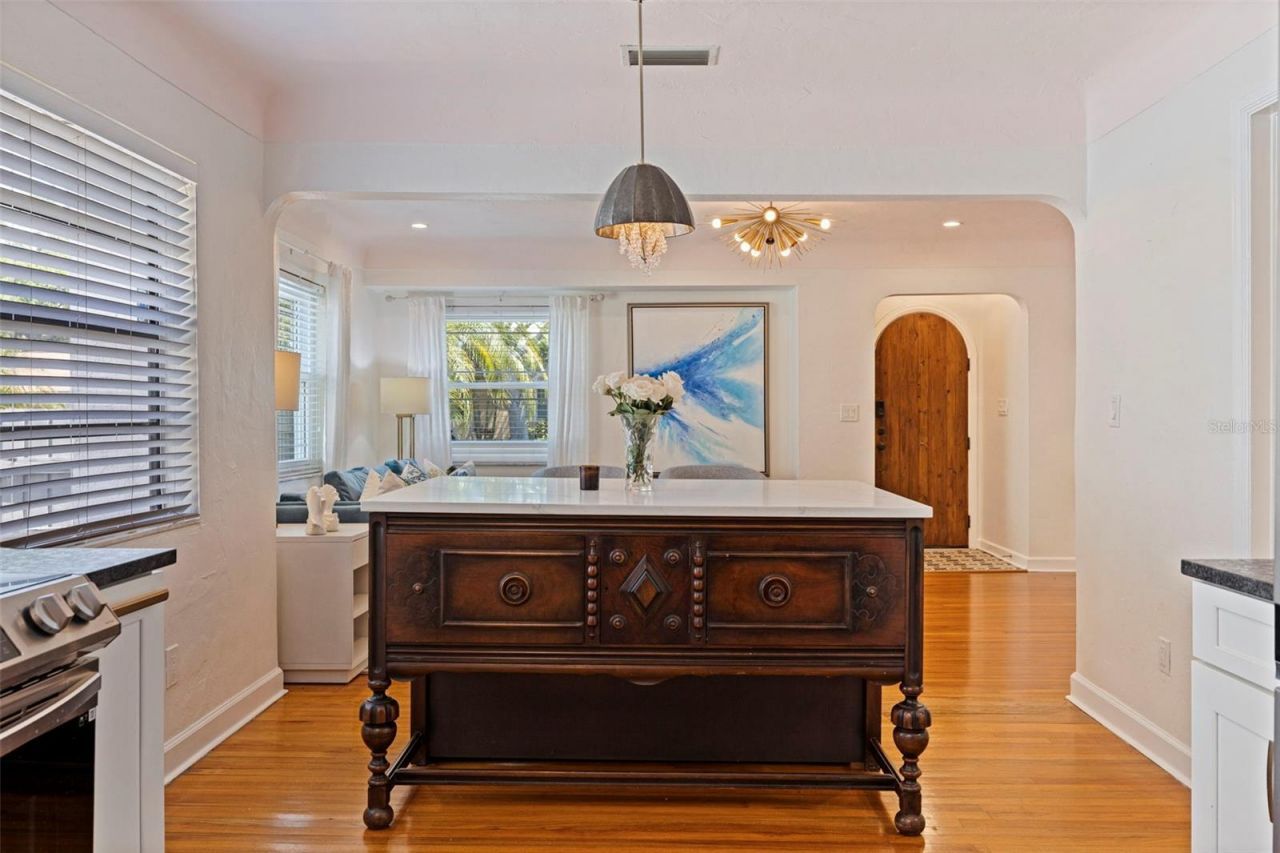 1610 14th Street N, Saint Petersburg, FL 33704 Photo