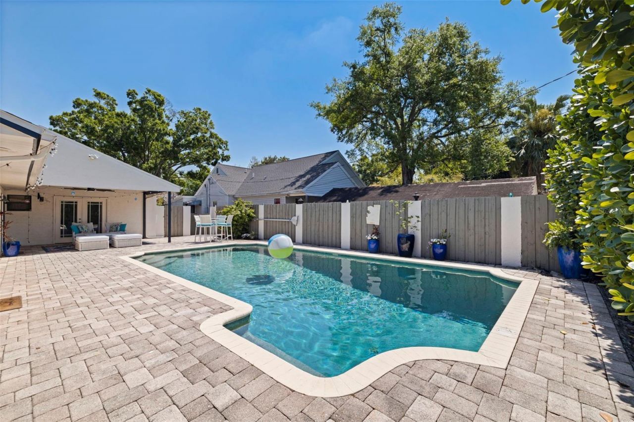 1610 14th Street N, Saint Petersburg, FL 33704 Photo