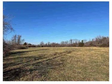 31206 E Truman Road, Buckner, MO 64016