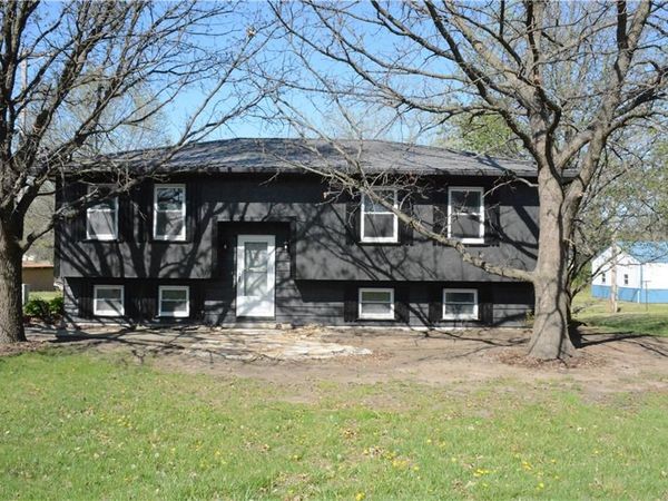 716 Shea Street, Burlington, KS 66839