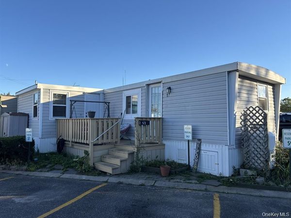 150 Main Street, Unit 57, Islip, NY 11751