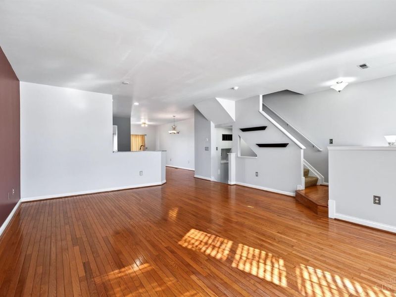 734 W Court, Cincinnati, OH 45203 Photo 14