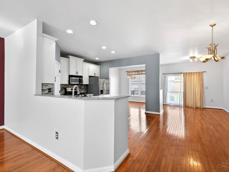 734 W Court, Cincinnati, OH 45203 Photo 15