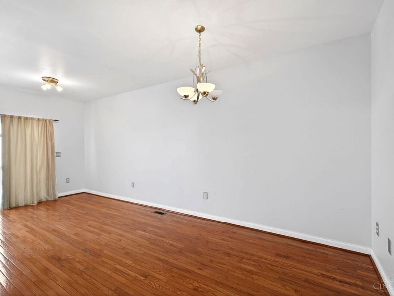 734 W Court, Cincinnati, OH 45203 Photo 16