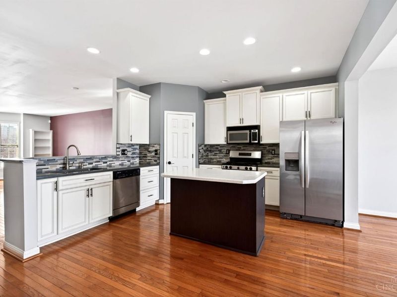 734 W Court, Cincinnati, OH 45203 Photo 17