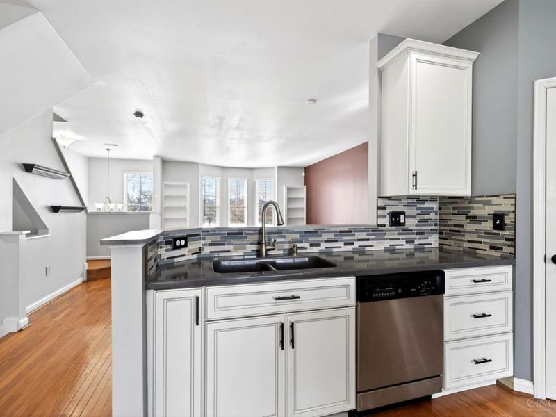 734 W Court, Cincinnati, OH 45203 Photo 18