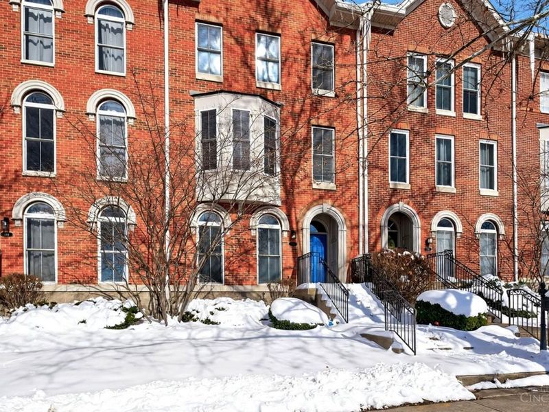 734 W Court, Cincinnati, OH 45203 Photo 2