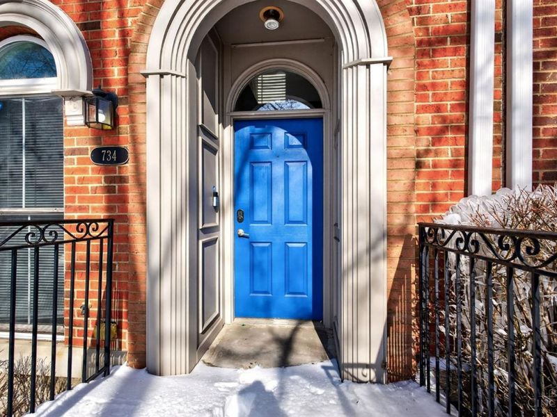 734 W Court, Cincinnati, OH 45203 Photo 3