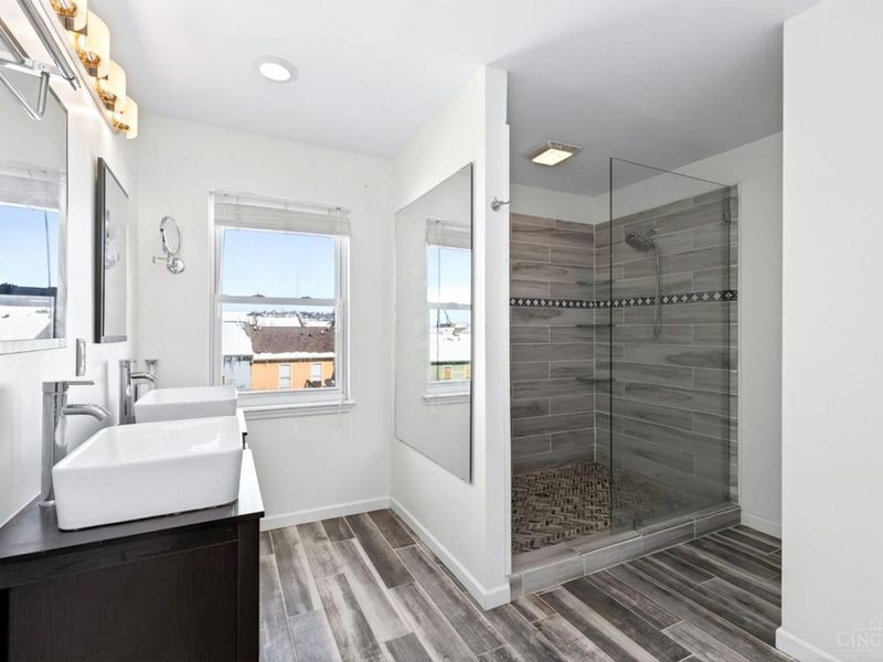 734 W Court, Cincinnati, OH 45203 Photo 33