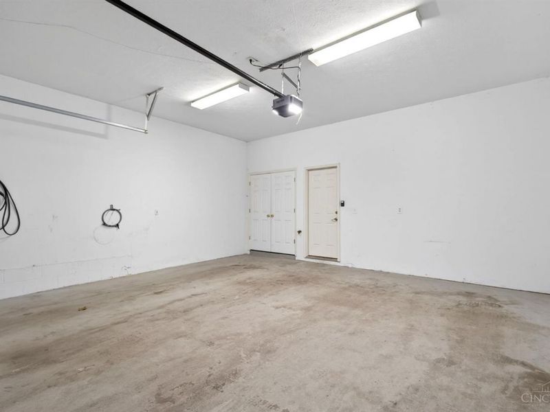 734 W Court, Cincinnati, OH 45203 Photo 37