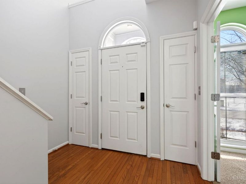 734 W Court, Cincinnati, OH 45203 Photo 4