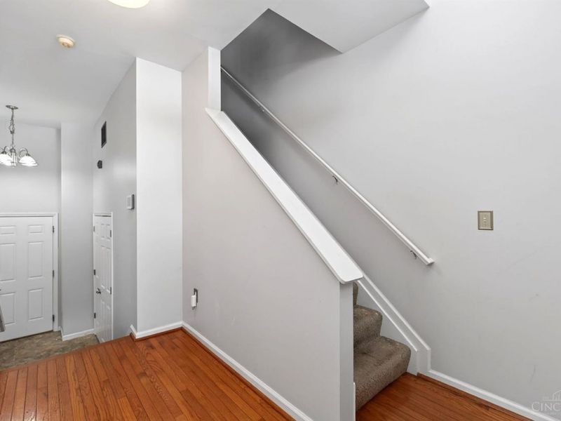 734 W Court, Cincinnati, OH 45203 Photo 5