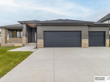 21052 Joseph Street, Elkhorn, NE 68022