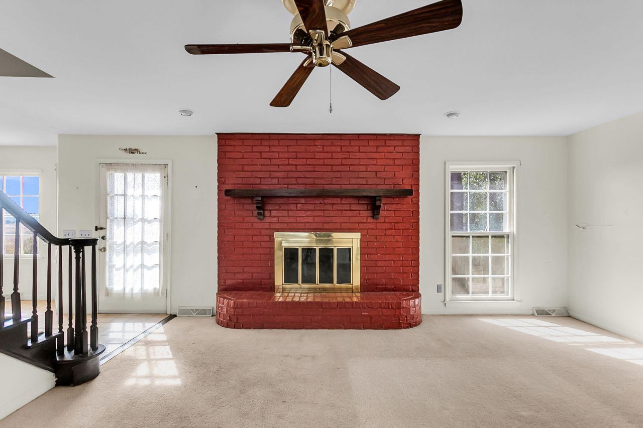 700 Fairington Drive Photo 18