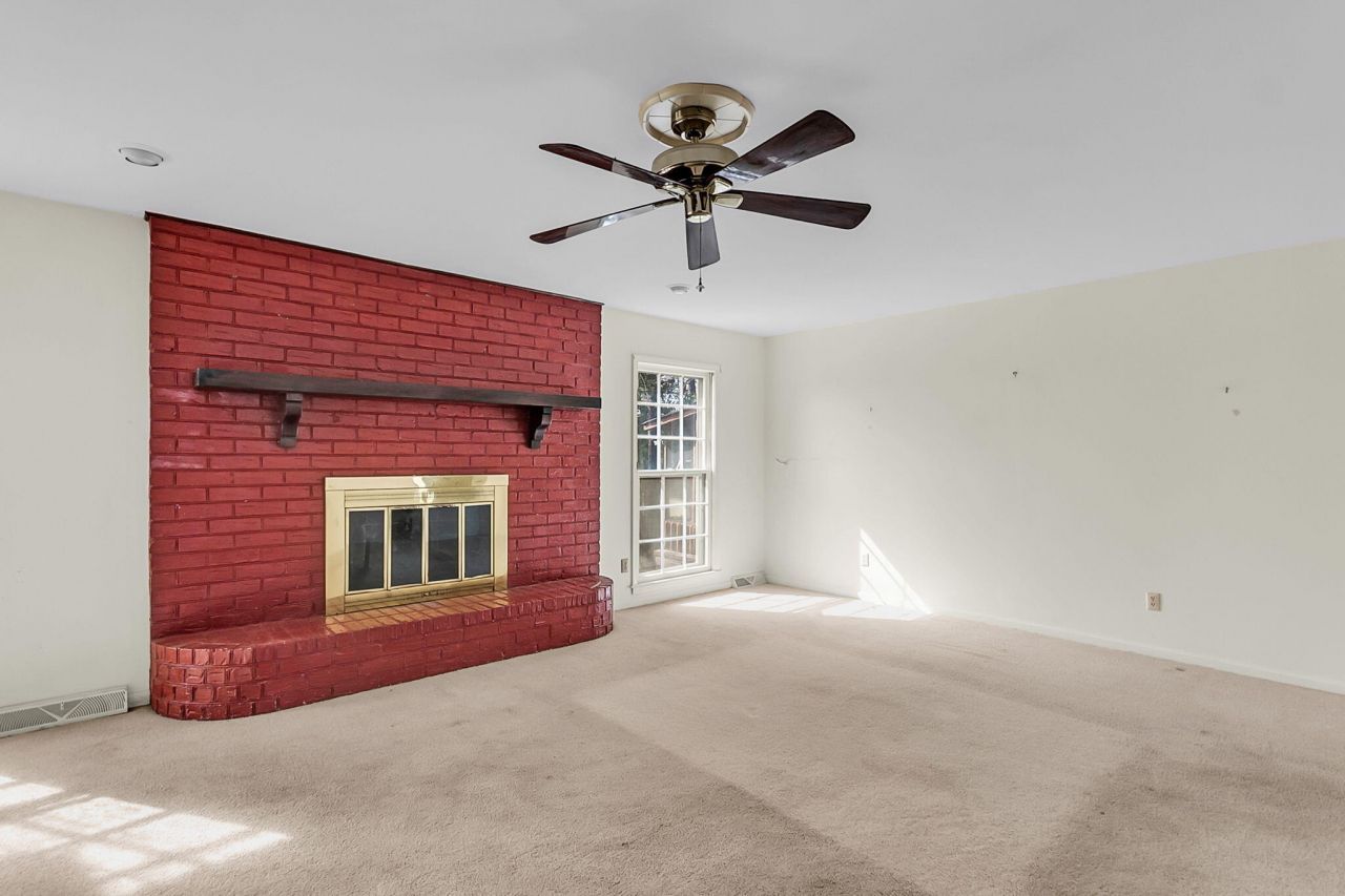 700 Fairington Drive Photo 19