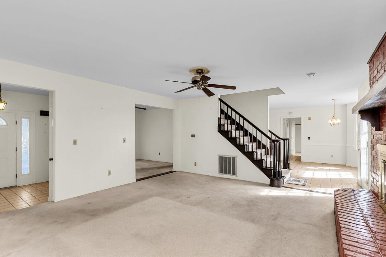 700 Fairington Drive Photo 21