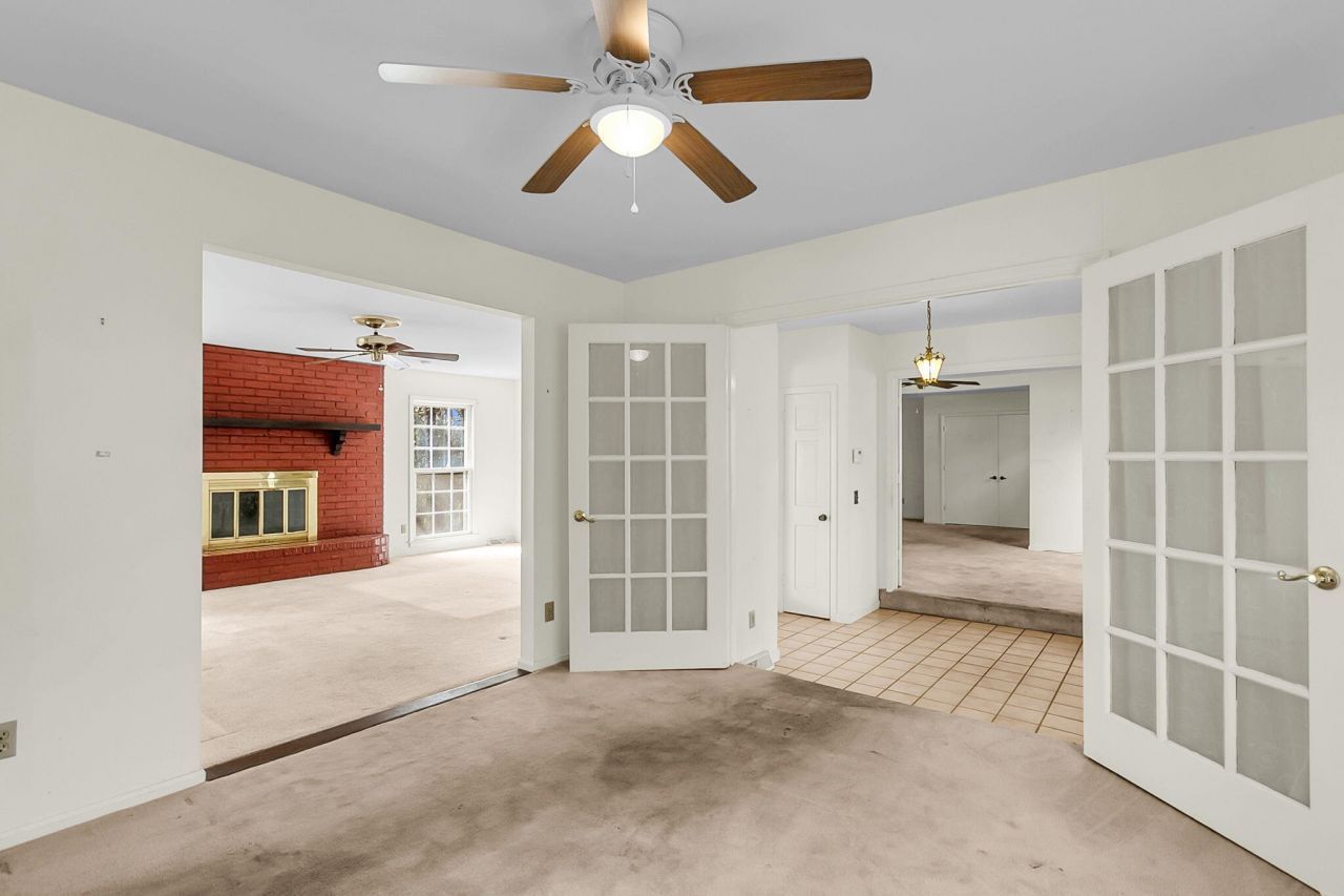 700 Fairington Drive Photo 24