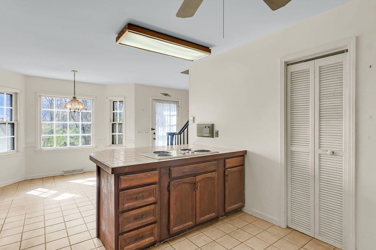 700 Fairington Drive Photo 26