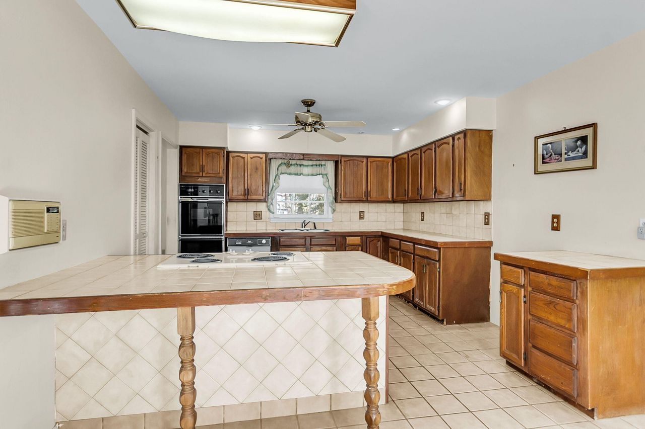 700 Fairington Drive Photo 28