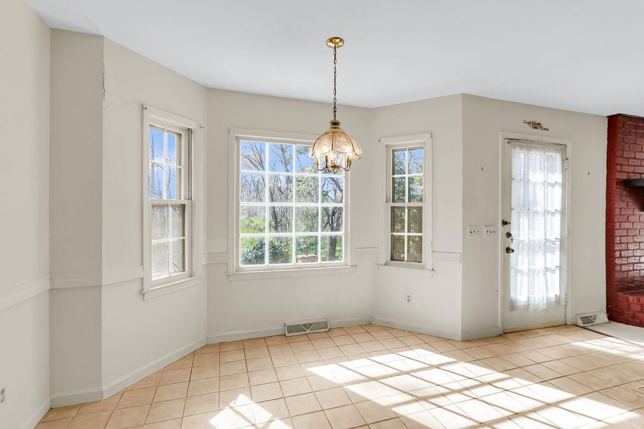 700 Fairington Drive Photo 30