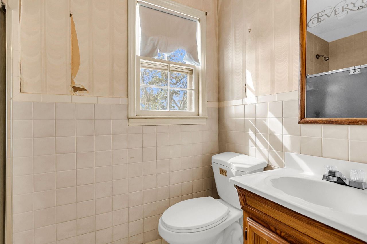 700 Fairington Drive Photo 31