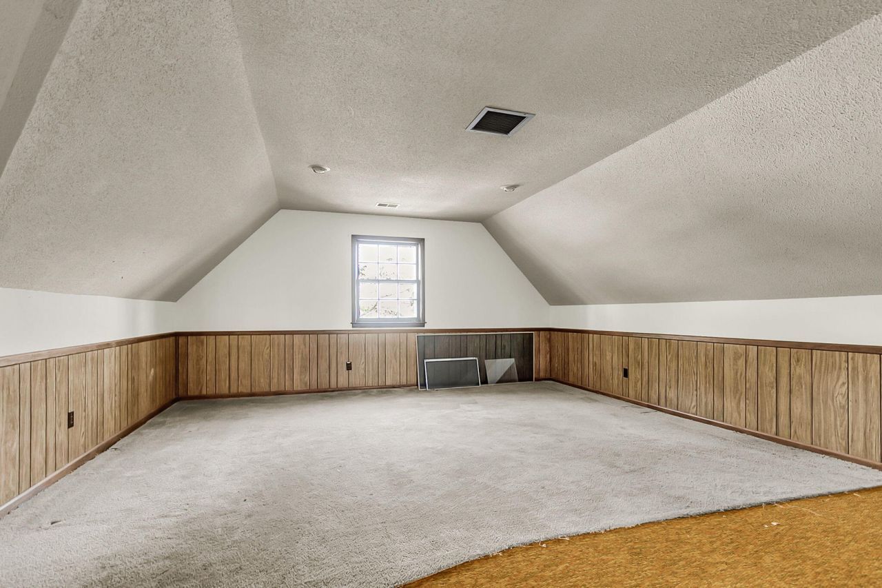 700 Fairington Drive Photo 34